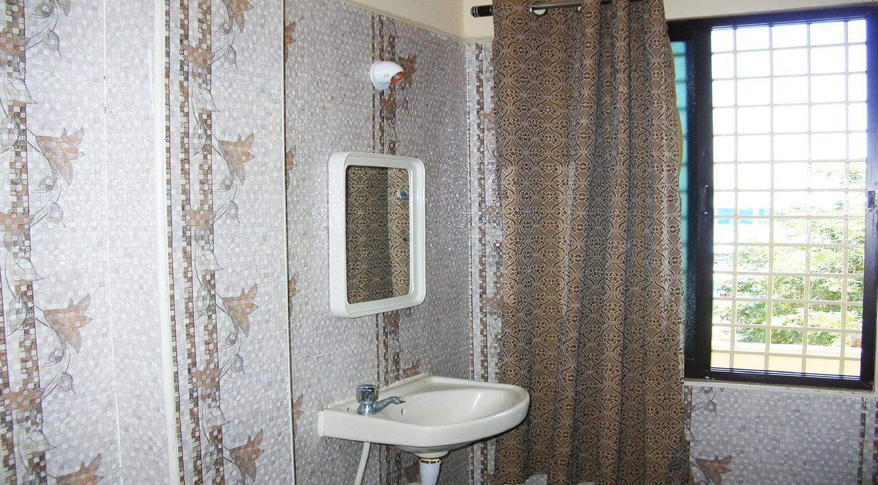 Sbs Residency Tirupati Hotel Renigunta Room photo