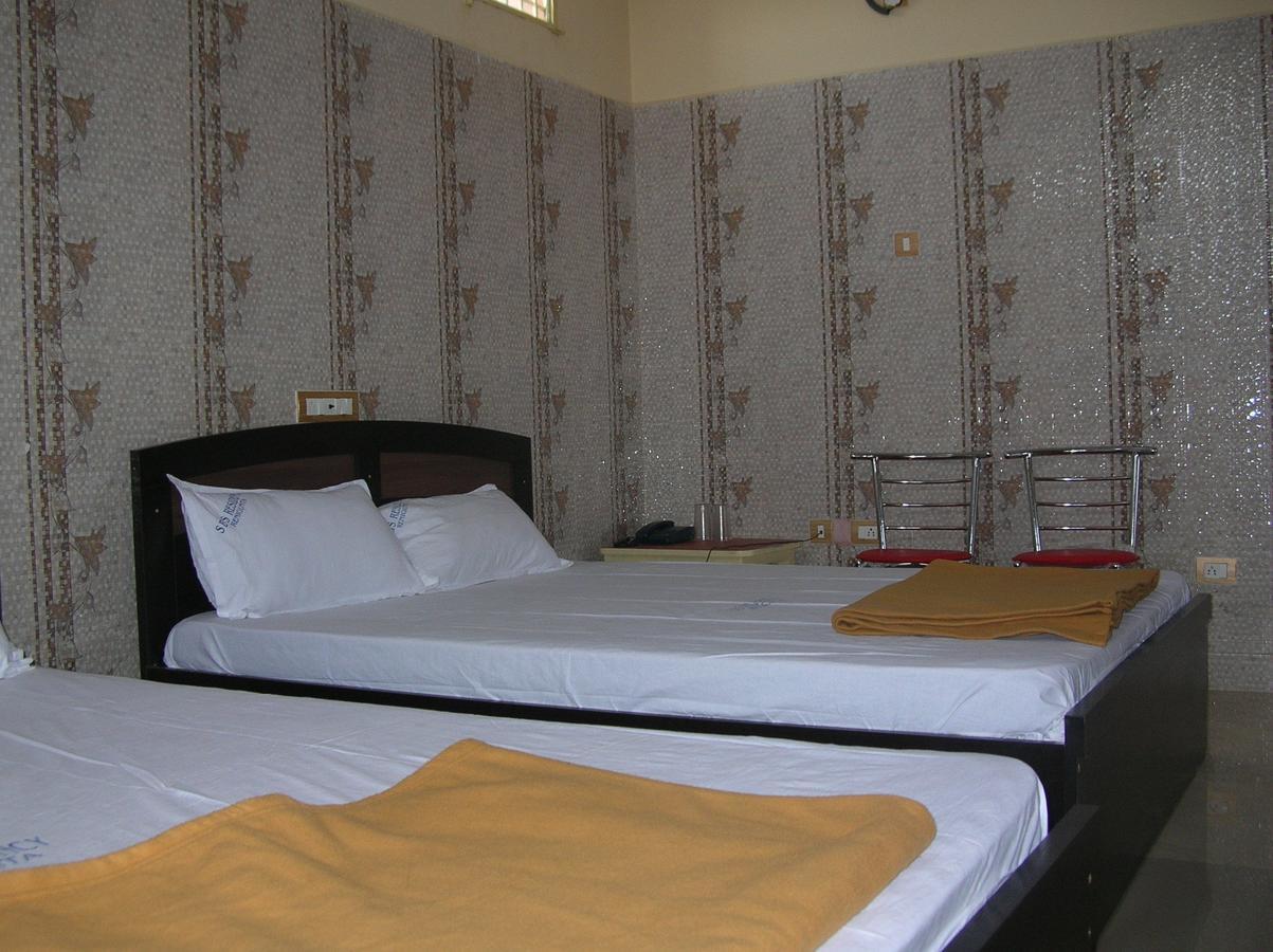 Sbs Residency Tirupati Hotel Renigunta Room photo